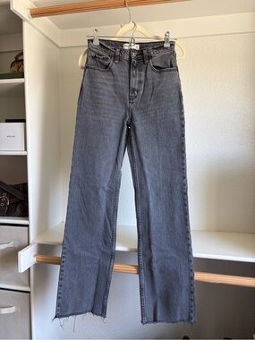 Abercrombie & Fitch 90s Relaxed High-Rise Jeans in Washed Black